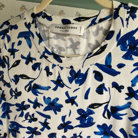 Sonnet James Dress - Picture 2 of 3